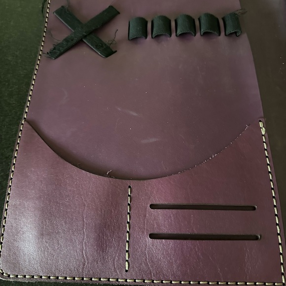 Galen Leather Handmade Leather Padfolio for iPad Pro 12.9 & Surface Pro and Lett - Picture 8 of 10